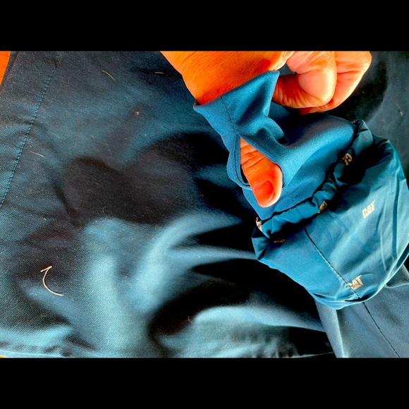 CAT ( Caterpillar ) Women’s winter hooded coat. Teal color, thumb hole as seen - Picture 6 of 12
